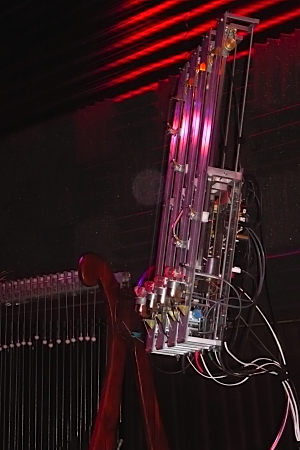 Guitarbot at Joe's Pub in New York, 11 January 2010